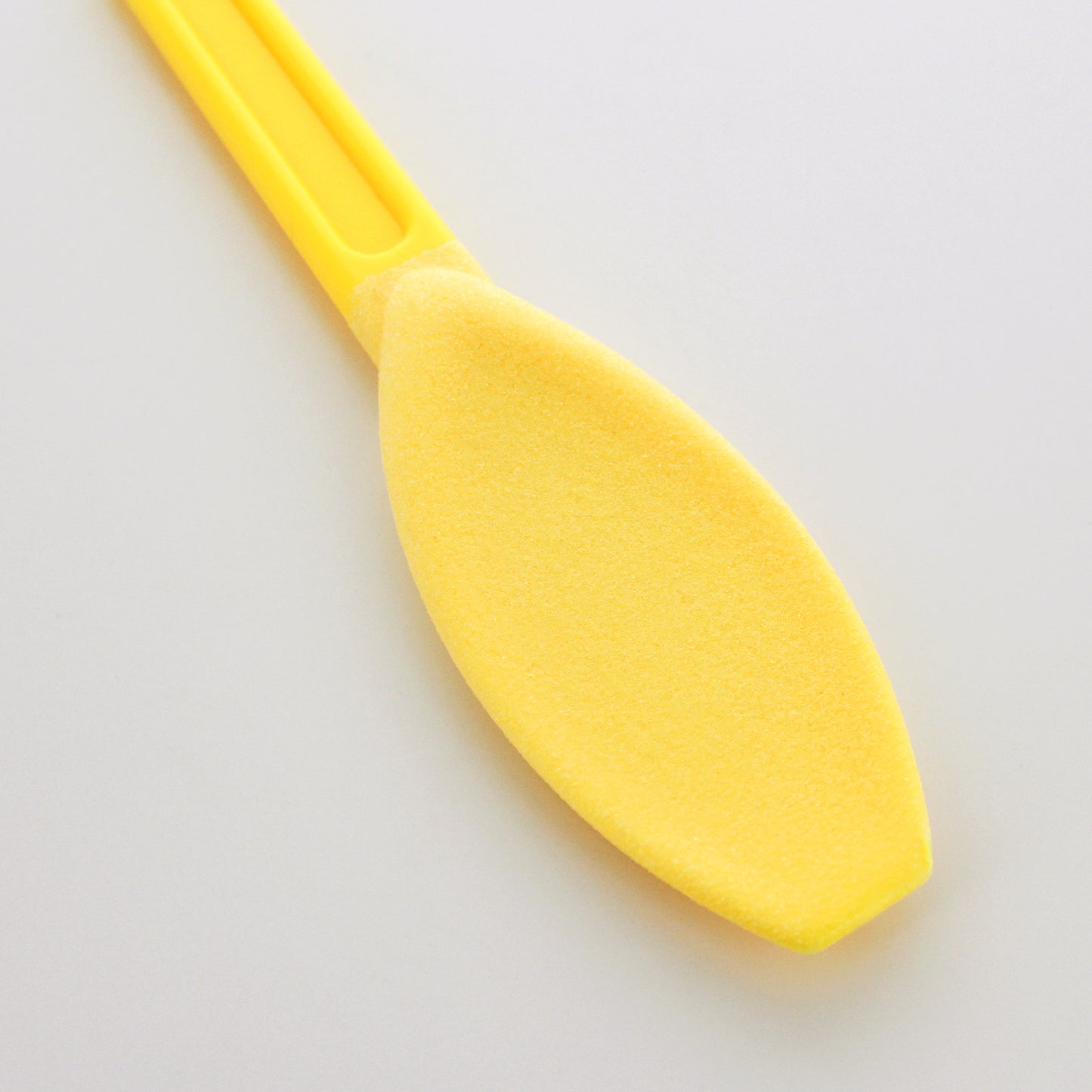 EXFOLITATING CONCAVE FOOT SCRUB WITH HANDLE