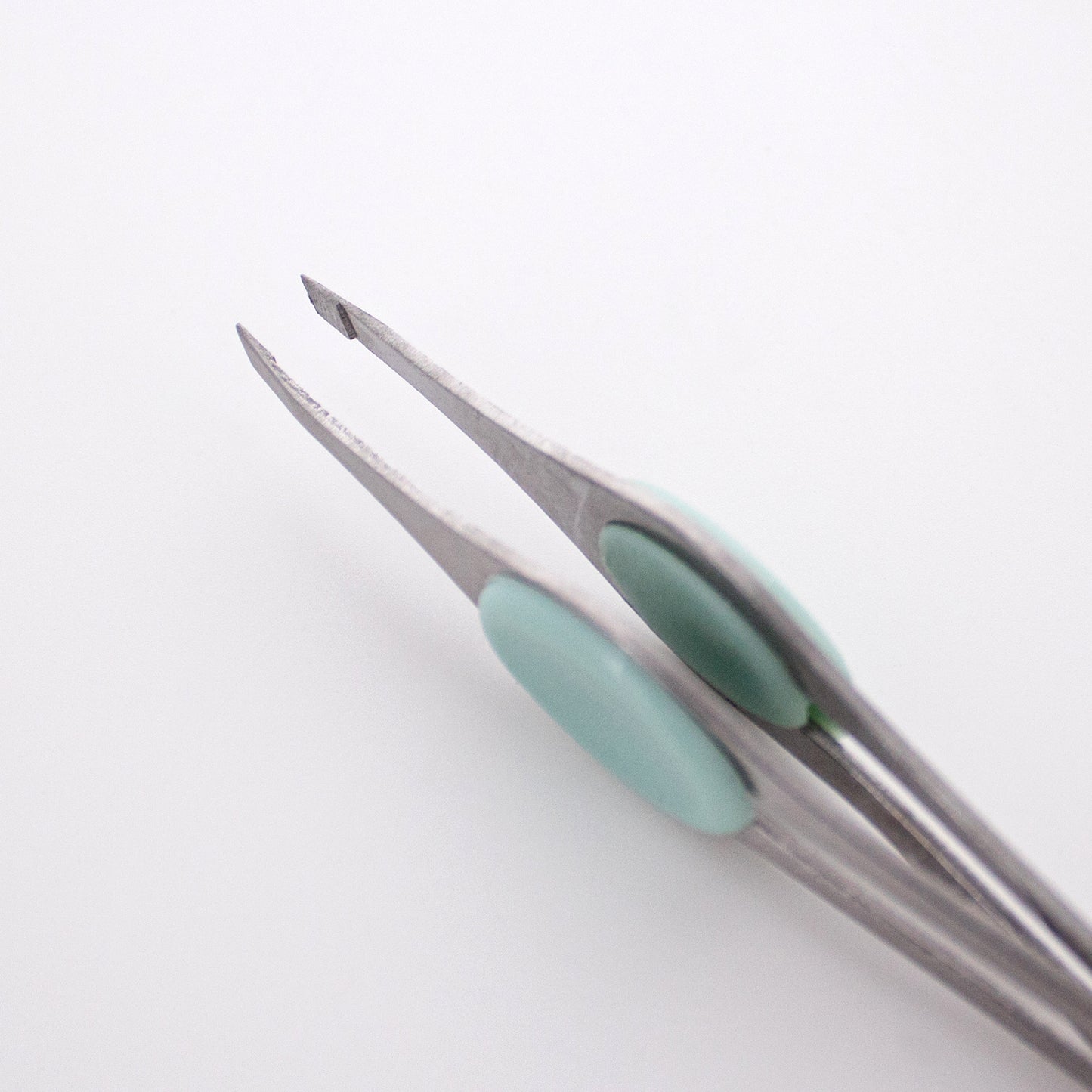 SLANT TIP TWEEZER W. GRIP (GLACIER BLUE)