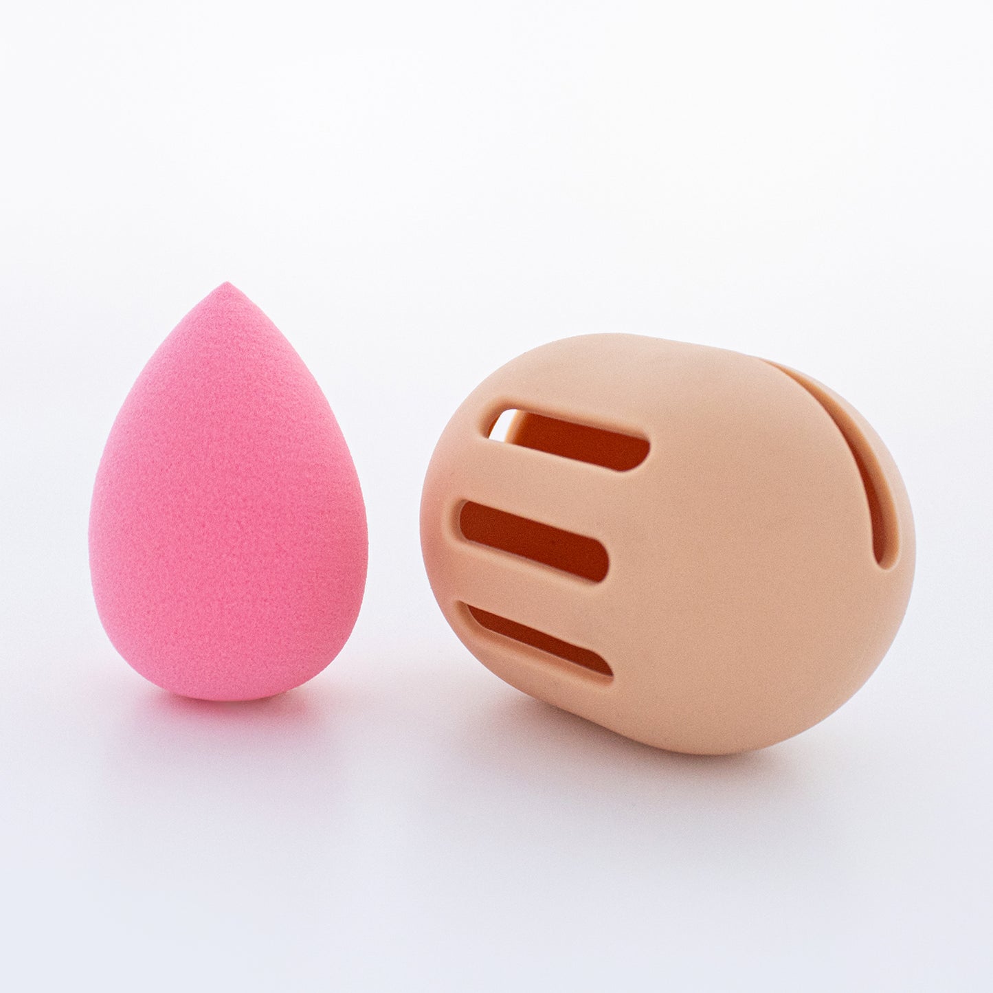 EGGY! SILICONE BLENDING SPONGE HOLDER (NATURAL)