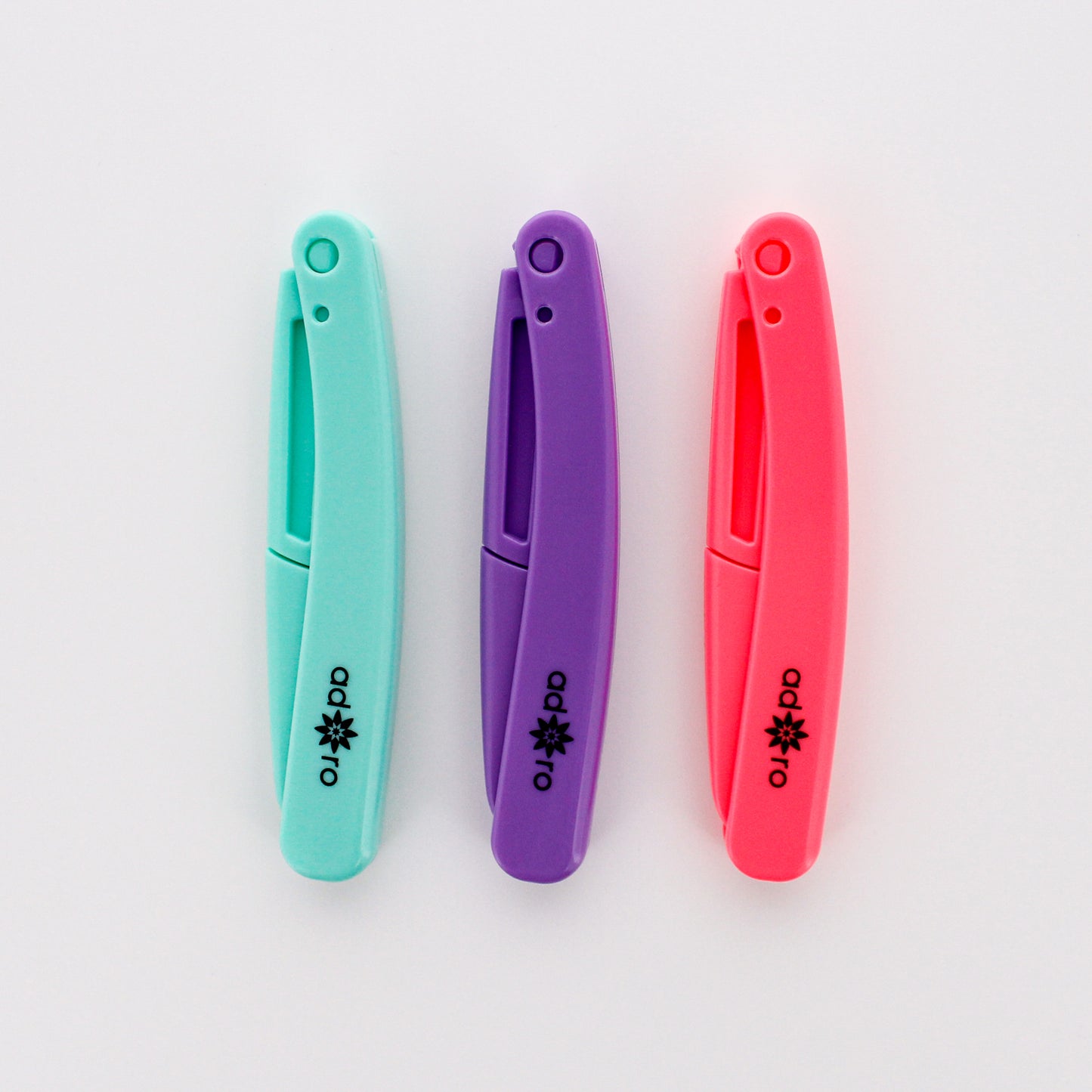 FOLDING EYEBROW RAZOR - 3 PC (MINT / VIBRANT VIOLET / FUSHIA POWER)